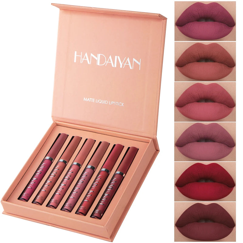 HANDAIYAN Conjunto de 6 Batons Líquidos  
Batons de longa duração com acabamento fosco, antiaderentes e resistentes ao desbotamento. Inclui brilho labial para versatilidade. Perfeito para um visual sofisticado e duradouro,